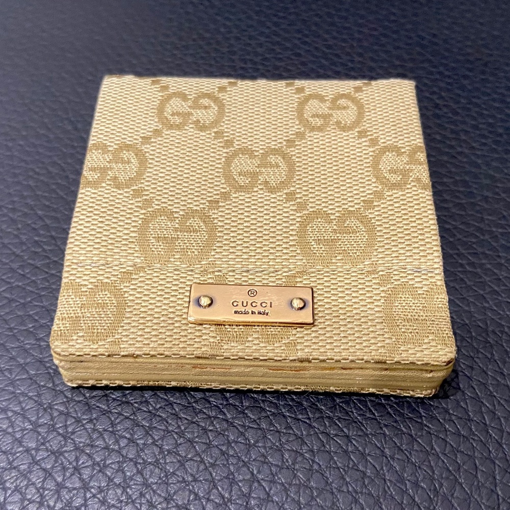Auth. Gucci Compact Mirror GG Monogram Gold – Rare HTF – Luxury Travel Accessory